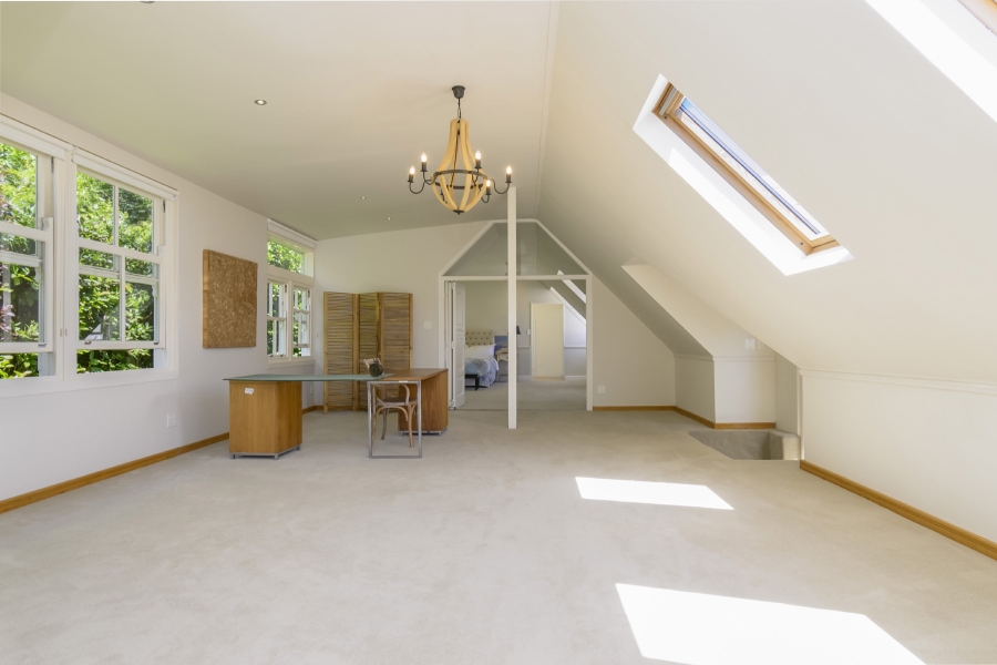 5 Bedroom Property for Sale in Constantia Western Cape